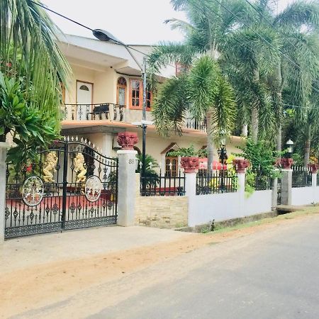 Senthil Complex Hotel Джафна Екстериор снимка