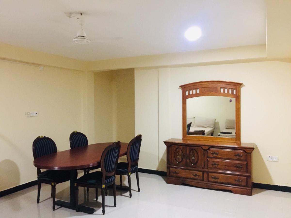 Senthil Complex Hotel Джафна Екстериор снимка